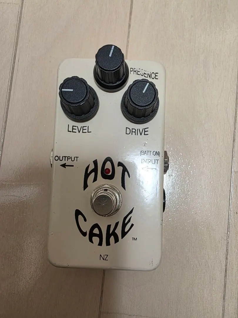 CROWTHER AUDIO Hot Cake '77 Re-Issue vs Clone - YouTube