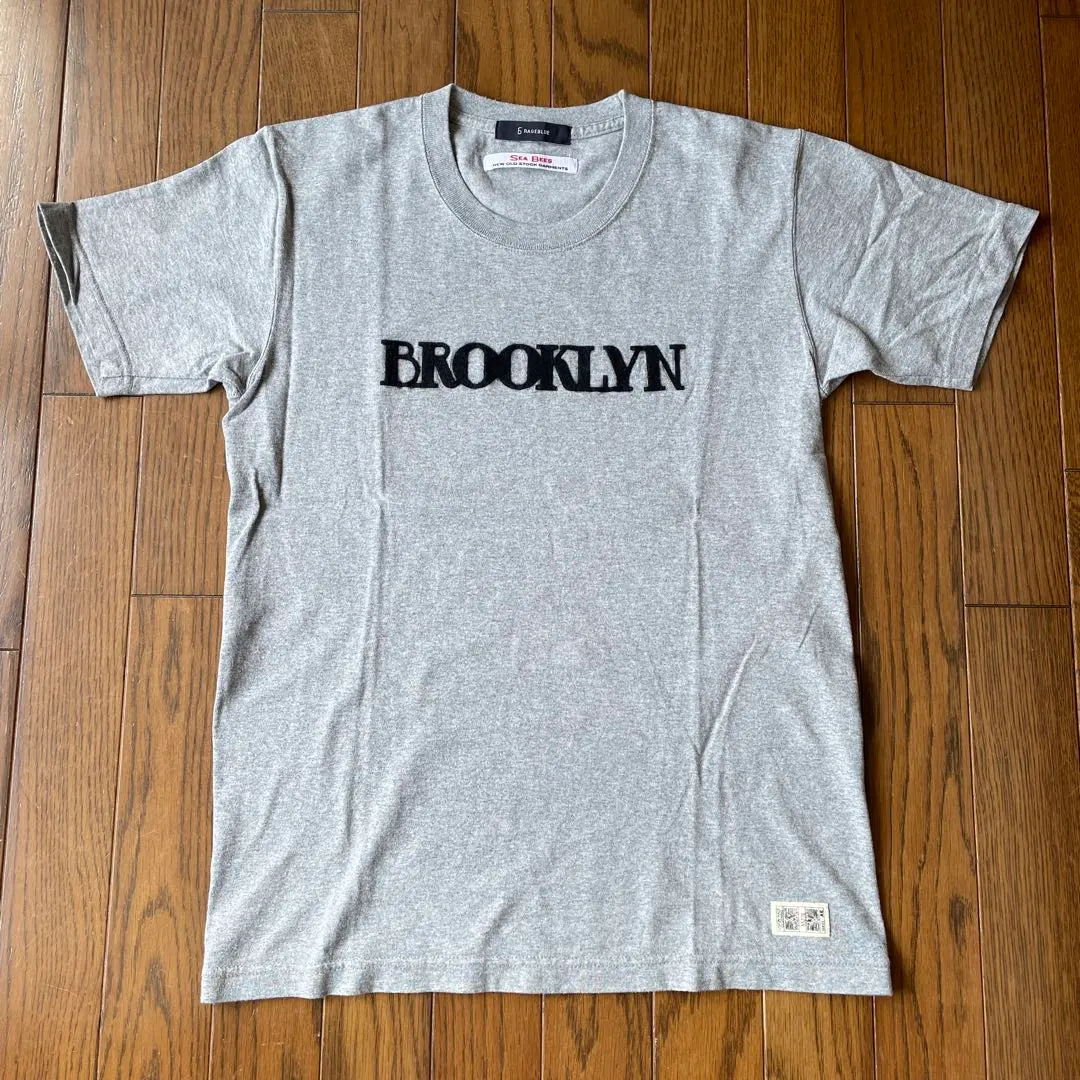 灰色T恤M尺寸 的縮圖