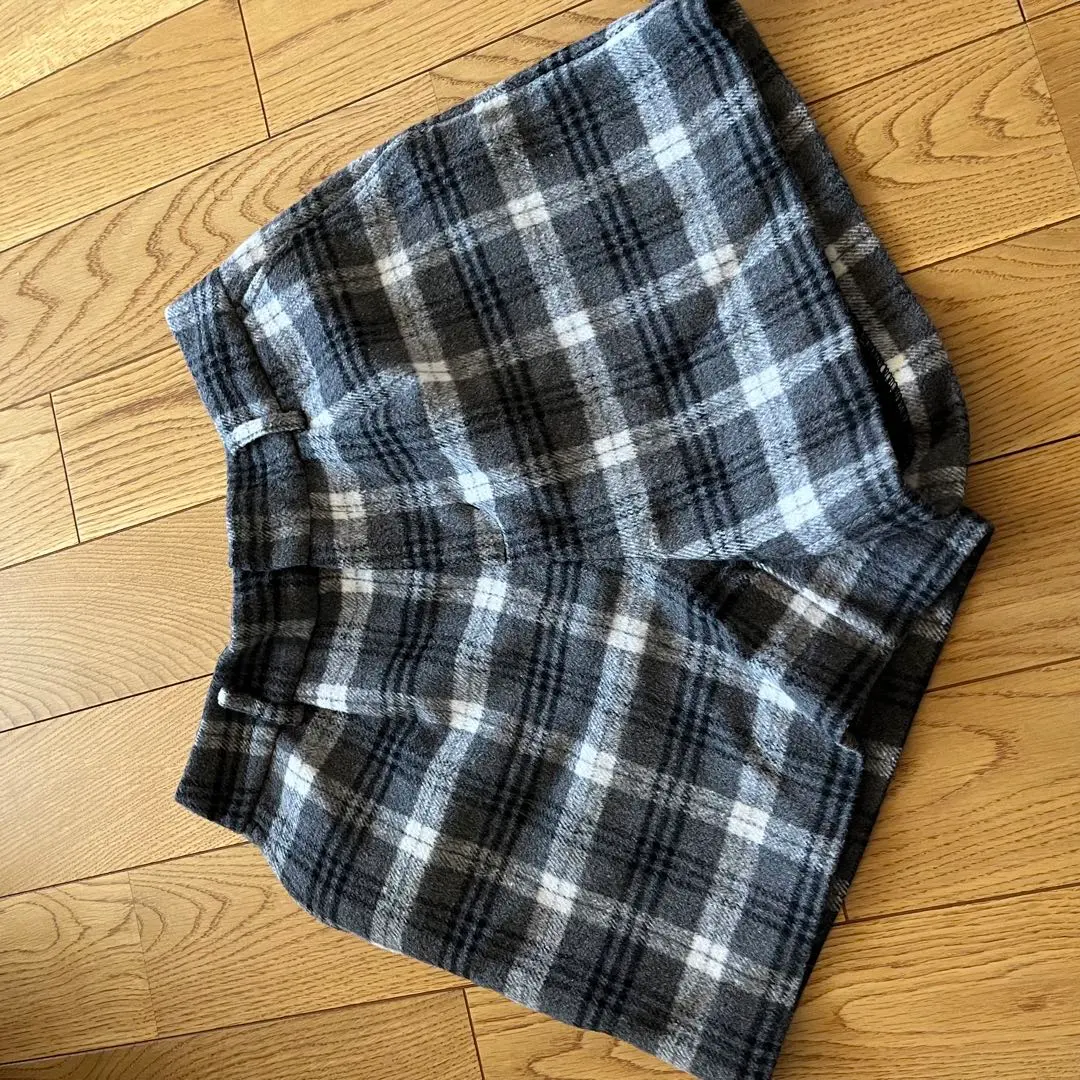 Thumbnail of New, Unused Shorts Winter Checkered Pants Simple