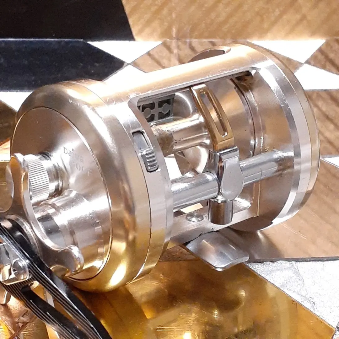 Daiwa CV-Z 205 ゴールド/パープル Daiwa CV-Z 205 ゴールド/パープル - メルカリ