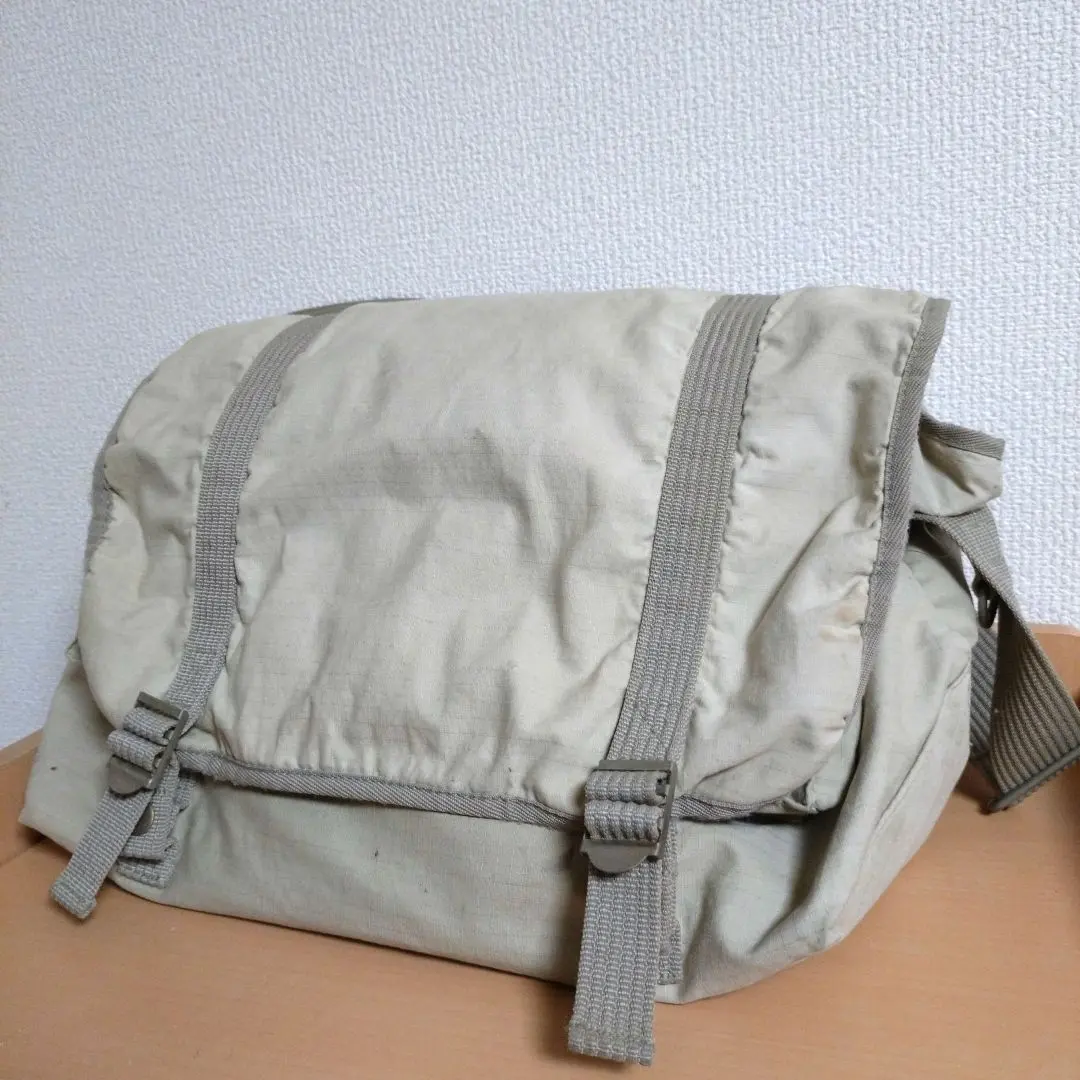 Thumbnail of OLD GAP Messenger Bag Beige y2k 90s 00s Navy Tag