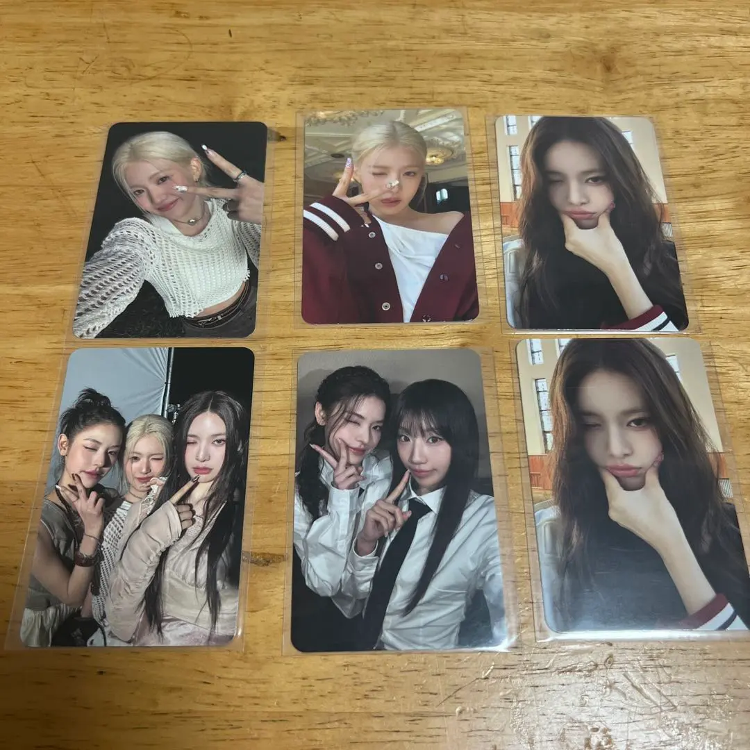 Thumbnail of Izna trading cards, set of 6