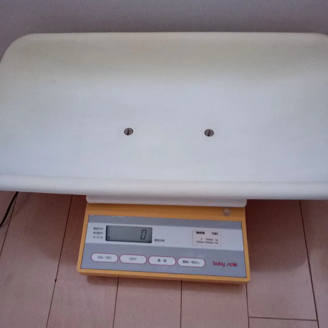 Thumbnail of Baby scale