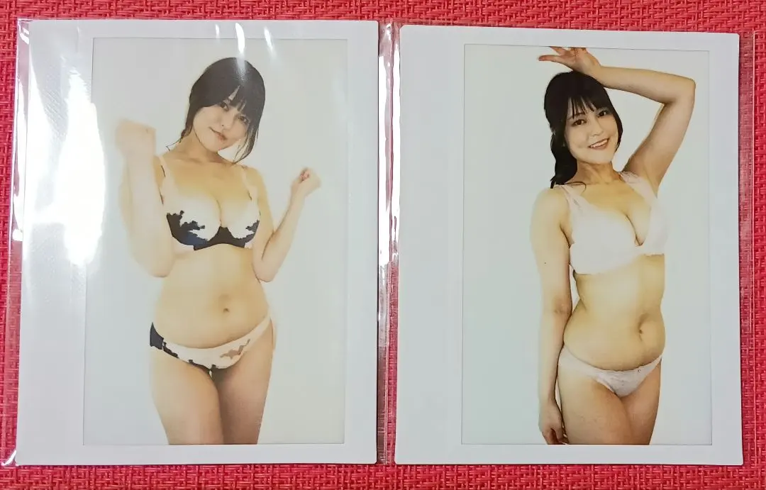 Thumbnail of Miss Flash Vol. 4 - Missha - Off-shot wide cheki (2 photos)