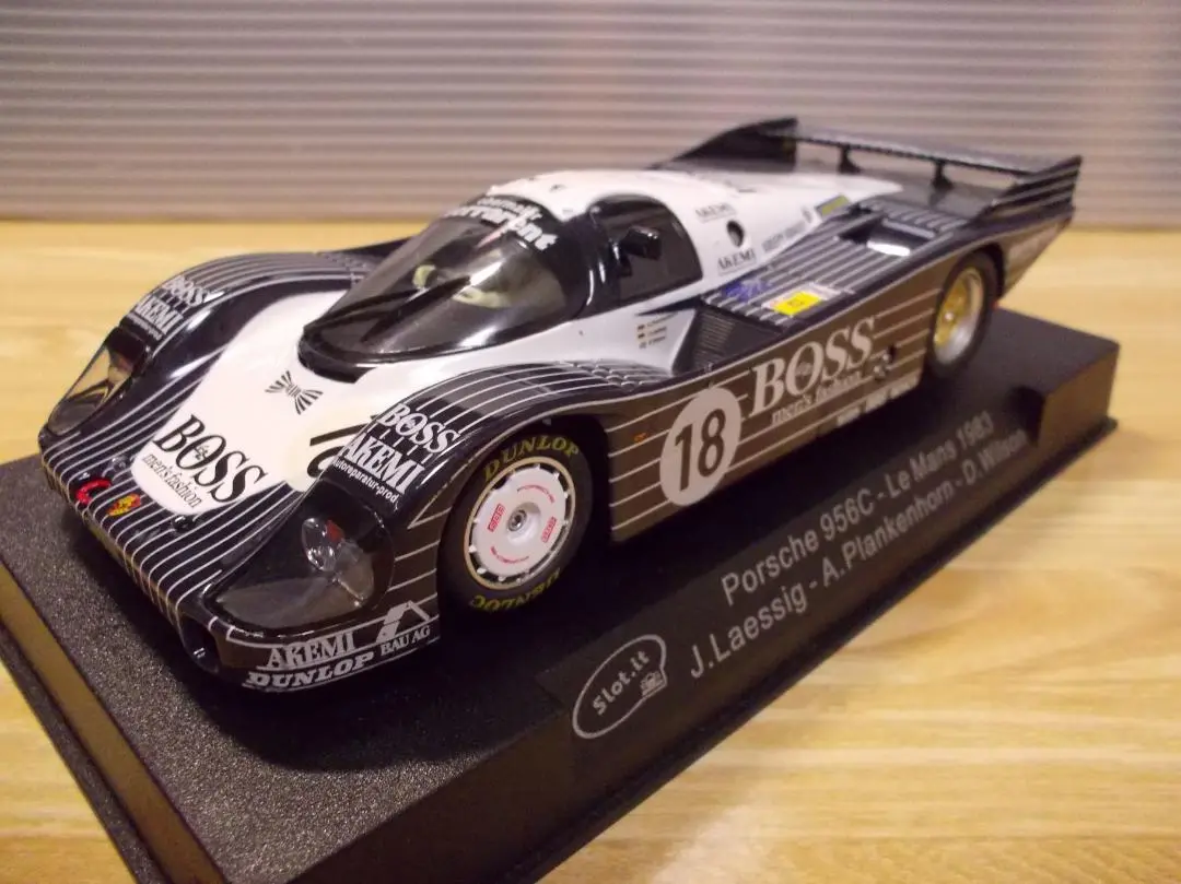 ニューマンポルシェ956LH　1/18スケール ニューマン ポルシェ956 (1984年ル・マン優勝車) (プラモデル