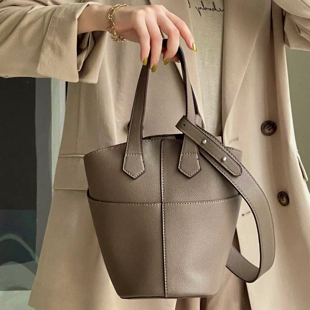 Thumbnail of 2-way bucket bag etda3 grayish beige