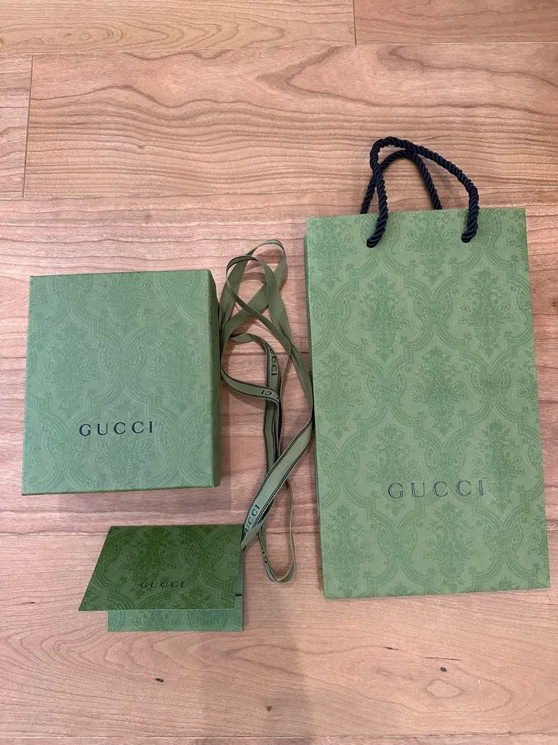 Thumbnail of GUCCI Green Paper Bag Set
