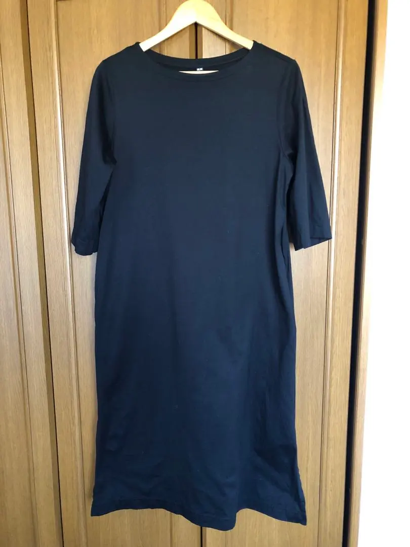 Thumbnail of UNIQLO Black L size Knee-length Dress, 3/4 Sleeves
