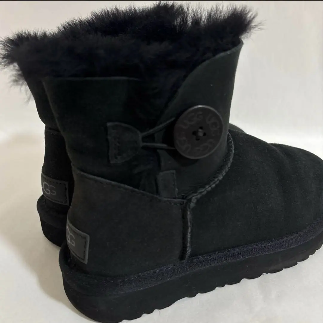 Thumbnail of Excellent Condition UGG Australia Suede Boots Short Boots Black 22.0cm