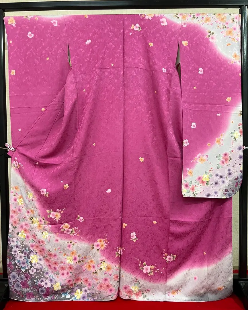 Thumbnail of Excellent Condition★Used Furisode (Long-Sleeved Kimono) Ready to Wear, Pink, Floral Pattern, B17