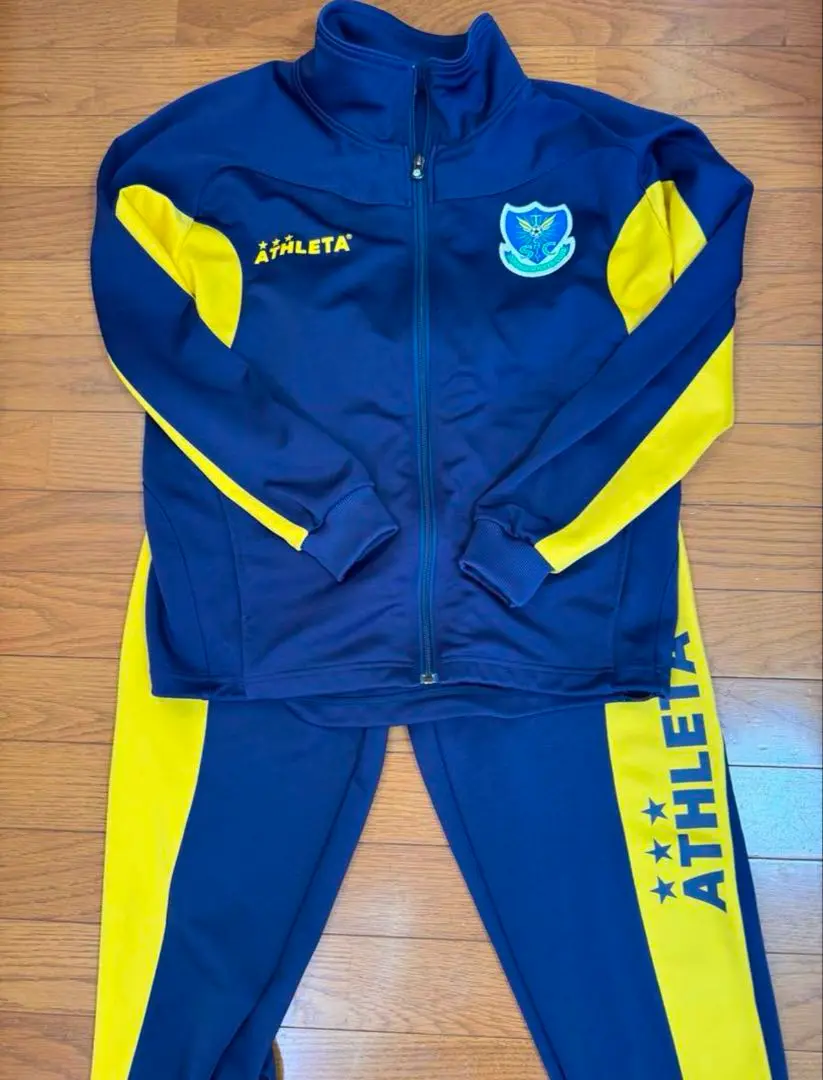 【美品】ATHLETA 栃木SC スタッフ用 ジャージ 非売品 美品】ATHLETA 栃木SC スタッフ用 ジャージ 非売品 - メルカリ