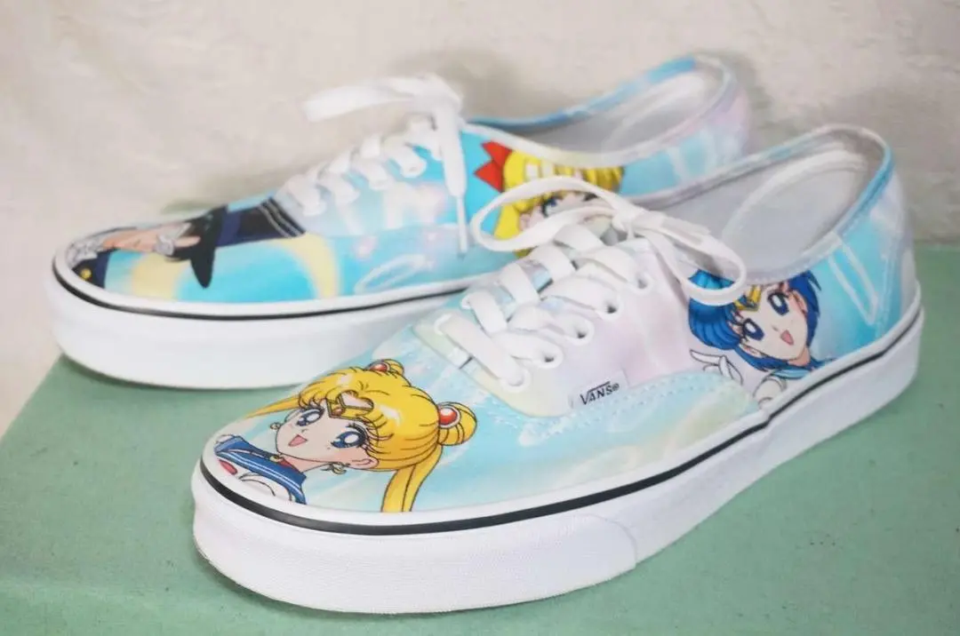 t*様 新品未使用⚫︎vans セーラームーン　別注　Authentic 27c 2025年最新】vans セーラームーン 27の人気アイテム - メルカリ
