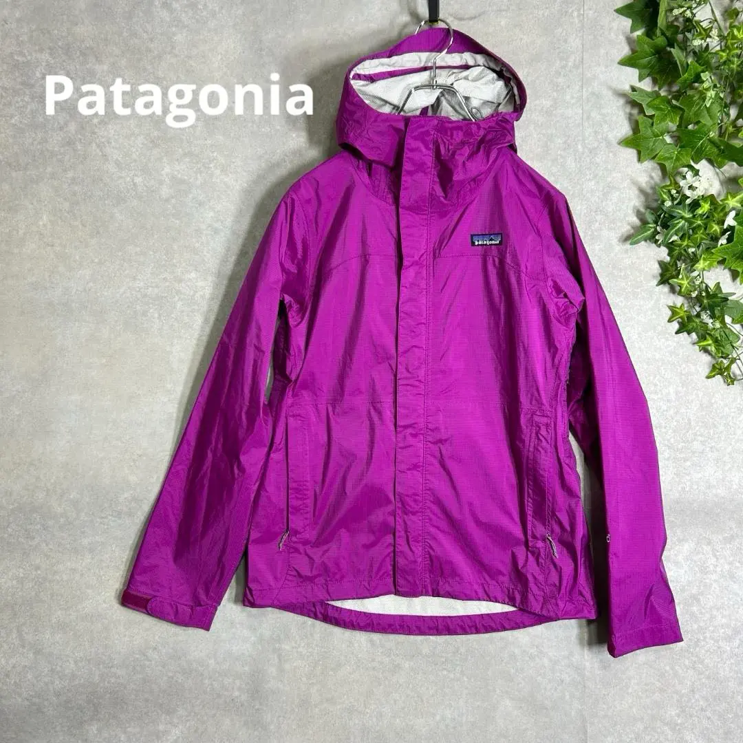 Thumbnail of Patagonia Full-Zip Mountain Parka Nylon Jacket S