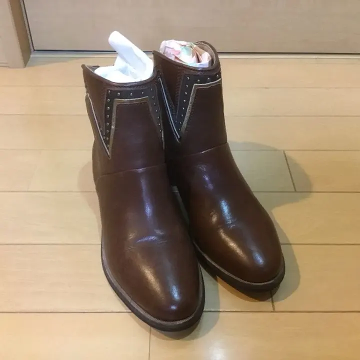 UGG アグ 全新 靴子 US5 碼 22cm 棕色×金色 帶跟 的縮圖