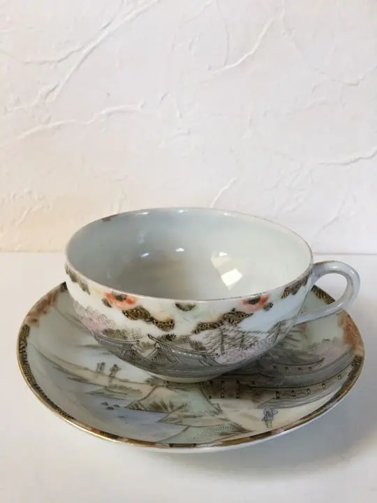 訳あり特化★まぼろしの1品★瀬戸焼　加藤春光 二代目 卵ぼかし 菊蝶蓋物 訳あり特化☆まぼろしの1品☆瀬戸焼 加藤春光 二代目 卵ぼかし