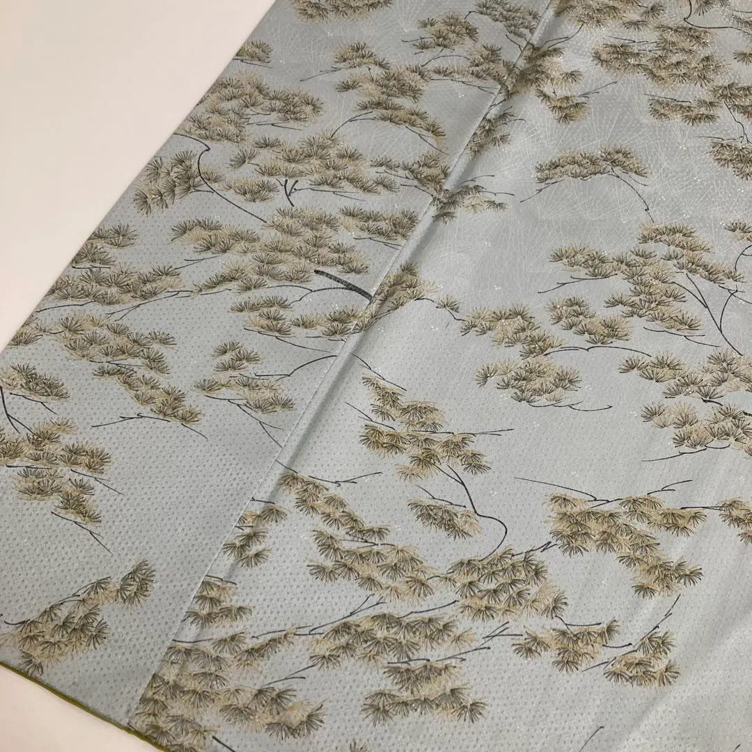 裄67 綢緞 松 雅致設計 寬鬆尺寸 小紋 正絹 T-5747 的縮圖