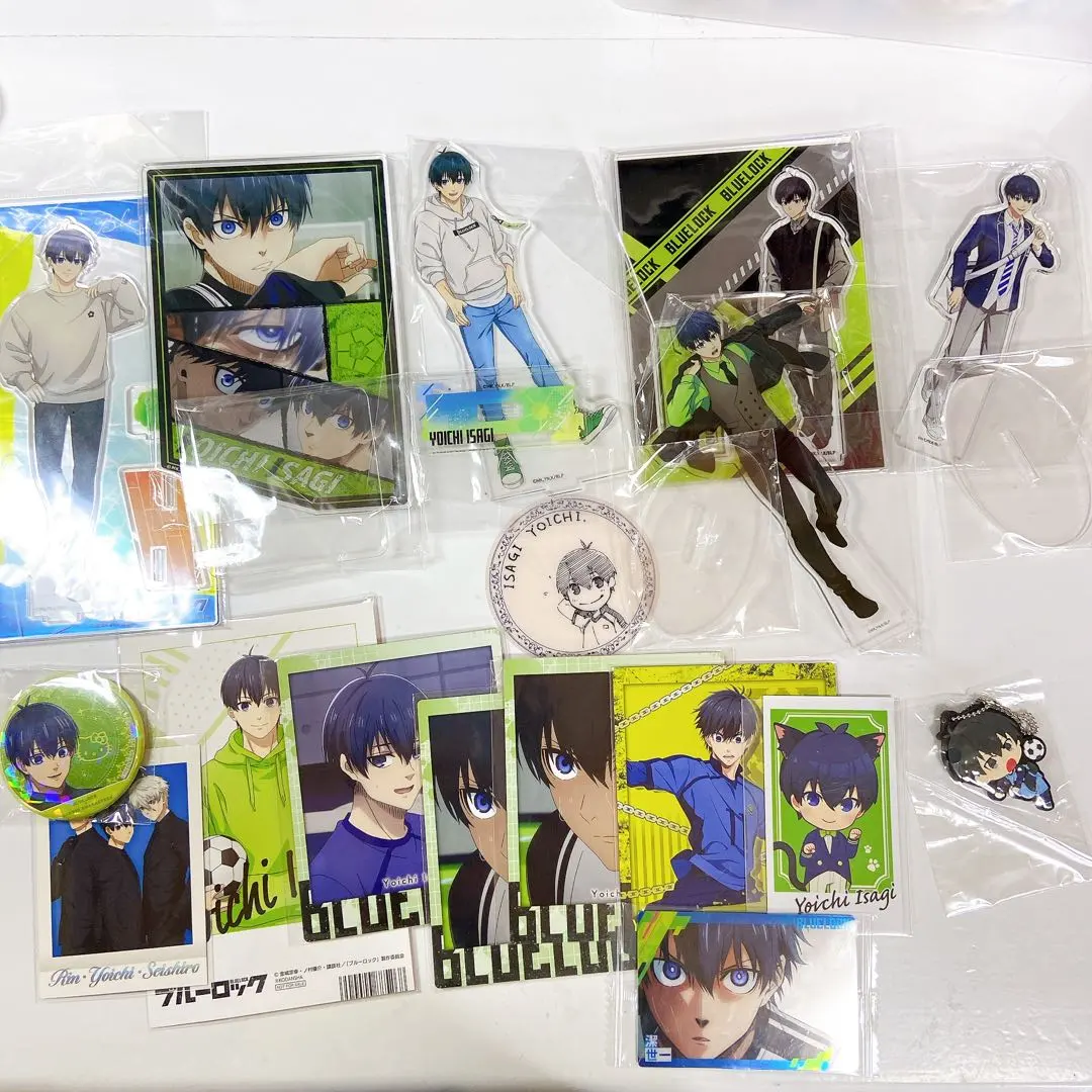Thumbnail of Blue Lock Yoichi Isagi acrylic stand, can badge, card