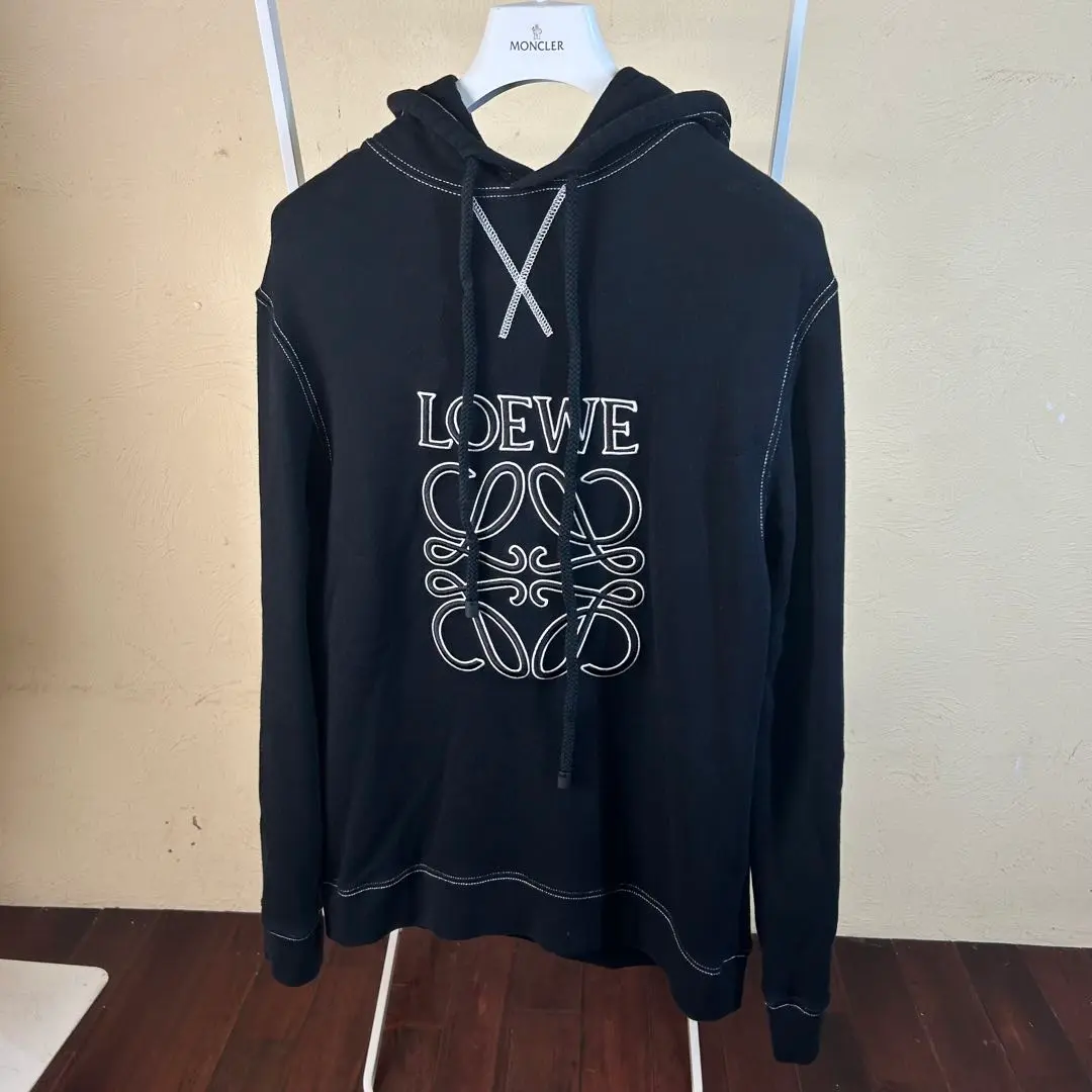 【未使用】LOEVE ロエベ パーカー アナグラム刺繍ロゴ LAシリーズ 2025年最新】LOEWE 柄・デザイン:刺繍 メンズ パーカーの人気