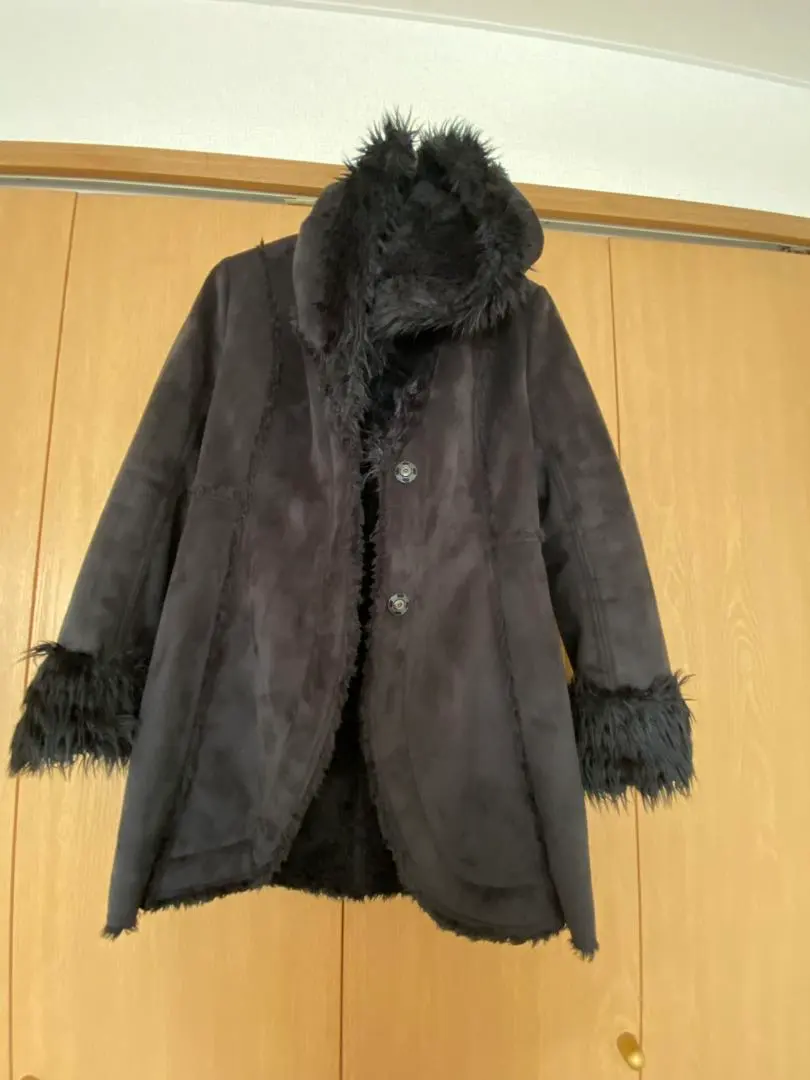 Thumbnail of Regular price: ¥19,800] BUONA GIORNATA Faux Mouton Coat with Black Hood