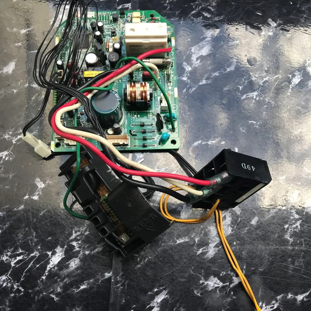 ダイキンルームエアコン室外機基板 F25YTES - メルカリ