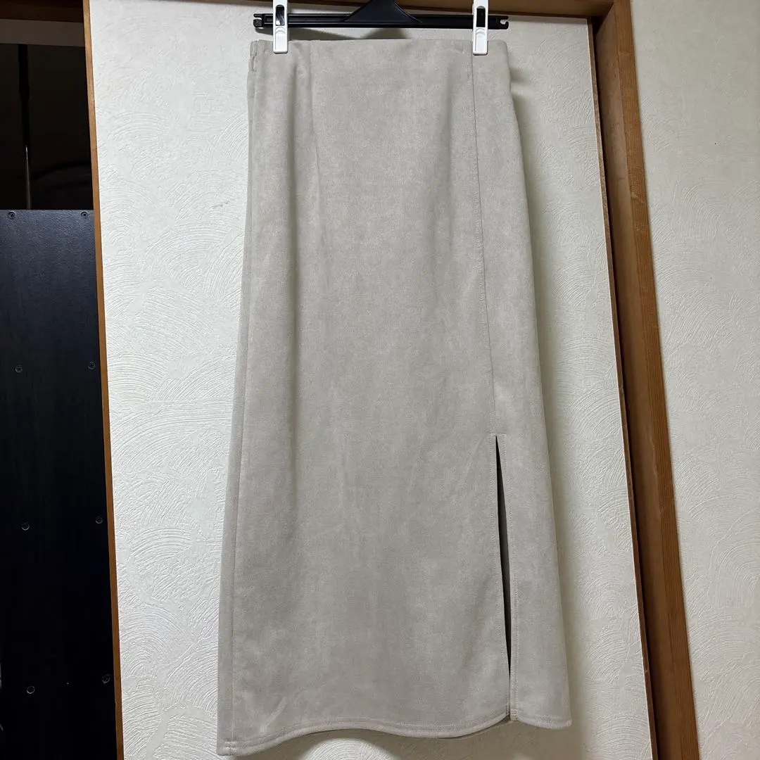 Thumbnail of Tight skirt, size L