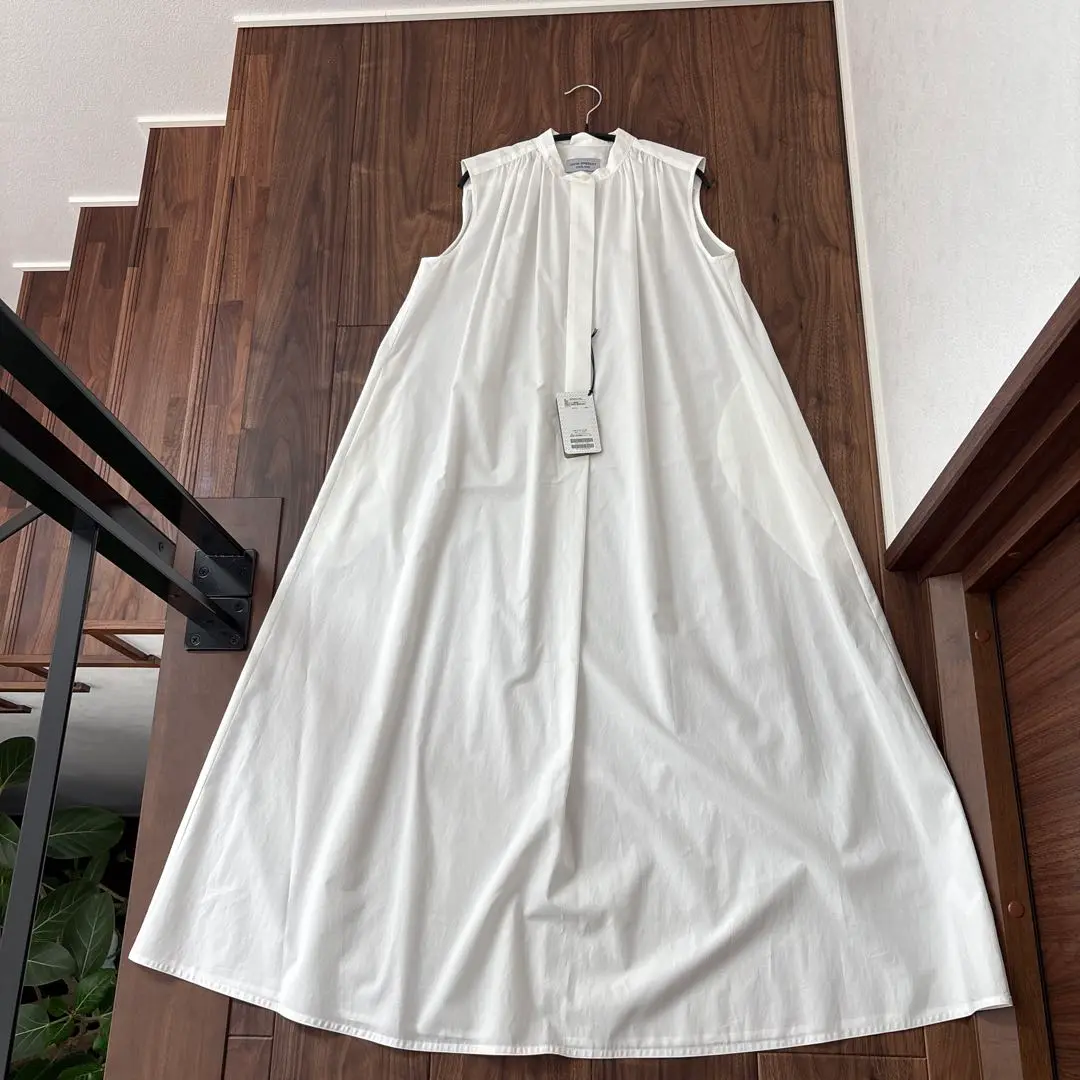 【近年モデル＊訳あり美品】JOHN SMEDLEY 長袖 薄手ニットワンピース 近年モデル＊訳あり美品】JOHN SMEDLEY 長袖 薄手ニット