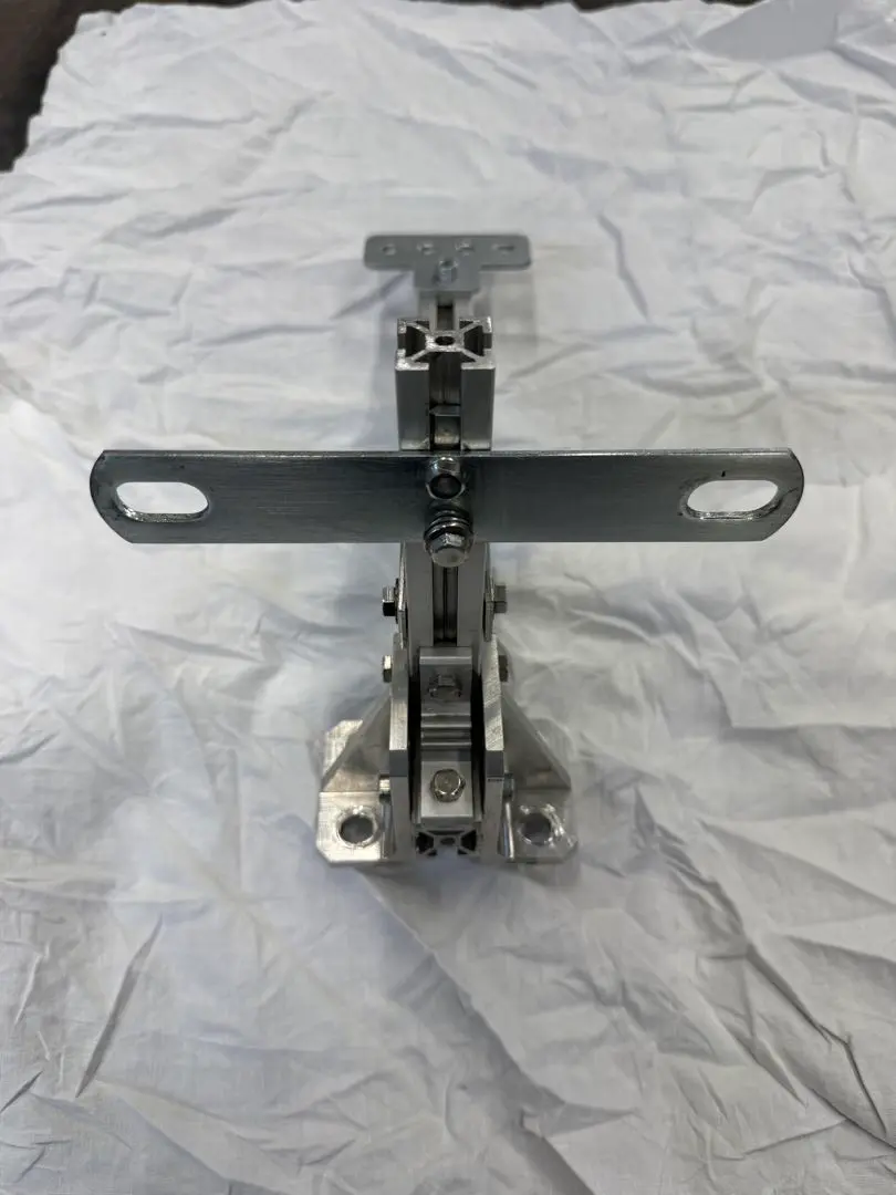 ヨシアキ様zrx1200r用フレームマウント
