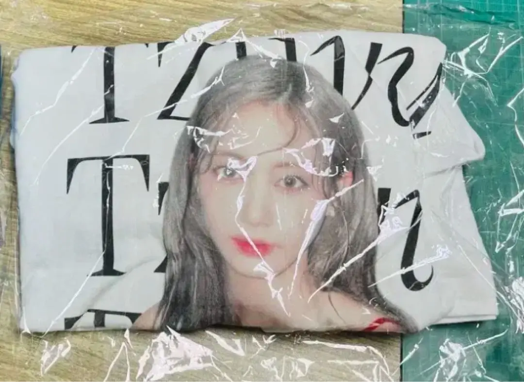 TWICE ツウィ abouTZU 9/7 サノク 音楽中心 Tシャツ - メルカリ