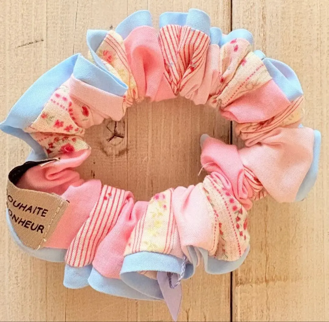 手工製作 未使用 拼布髮圈 粉色×水色滾邊 少女風 清爽 的縮圖
