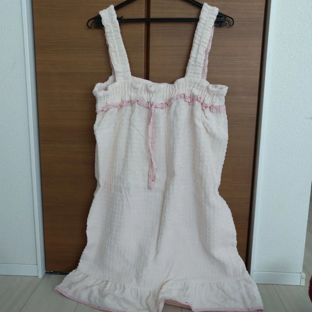 Thumbnail of Room wear