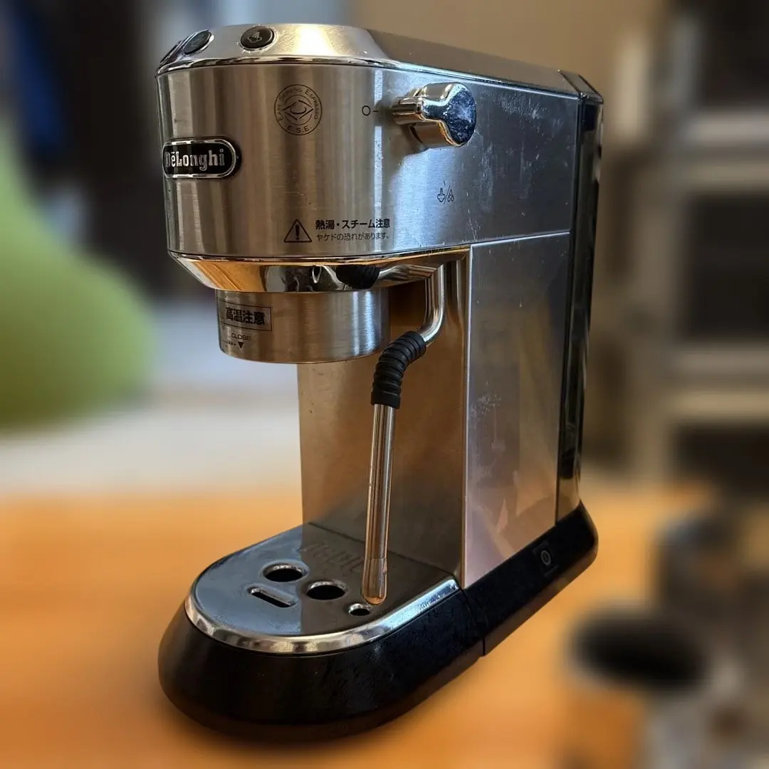 德龍 EC885JM 金屬銀色 義式咖啡機 的縮圖