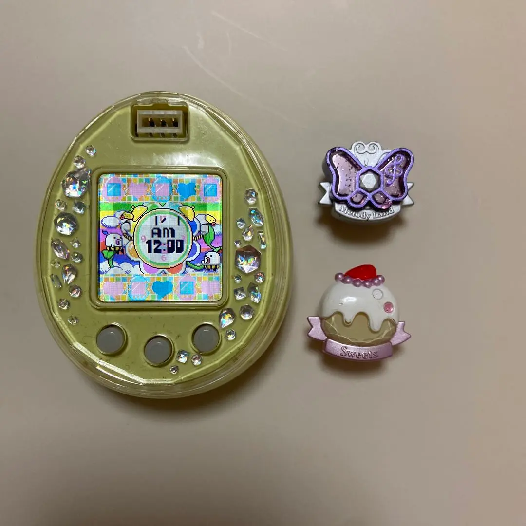 たまデコピアス ベリースイーツver たまごっち たまデコピアス ベリースイーツver.[バンダイ]《在庫