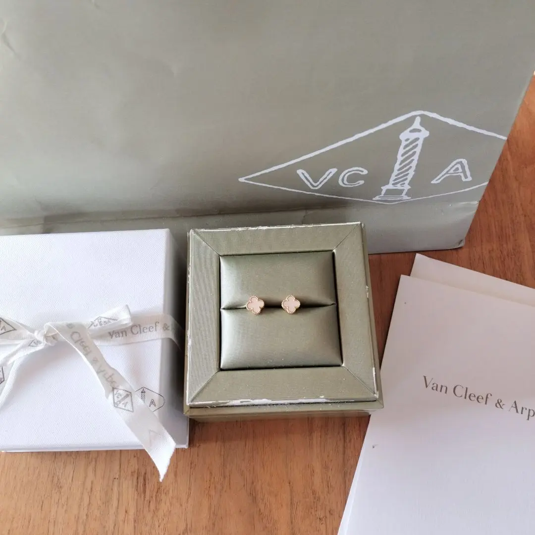 ⭐︎vancleef&arpels⭐︎スウィート アルハンブラ リングWG Van Cleef ＆Arpels スウィート アルハンブラ リング 指輪 WG