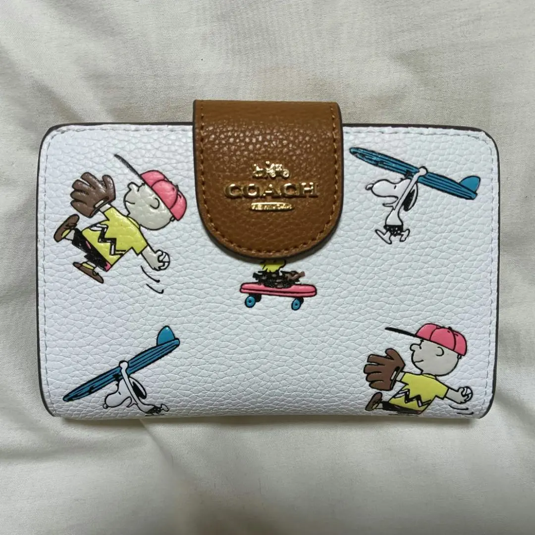 スヌーピー限定コラボ【COACH】ジップ キーケース ミニ財布 スヌーピー限定コラボ【COACH】ジップ キーケース ミニ財布