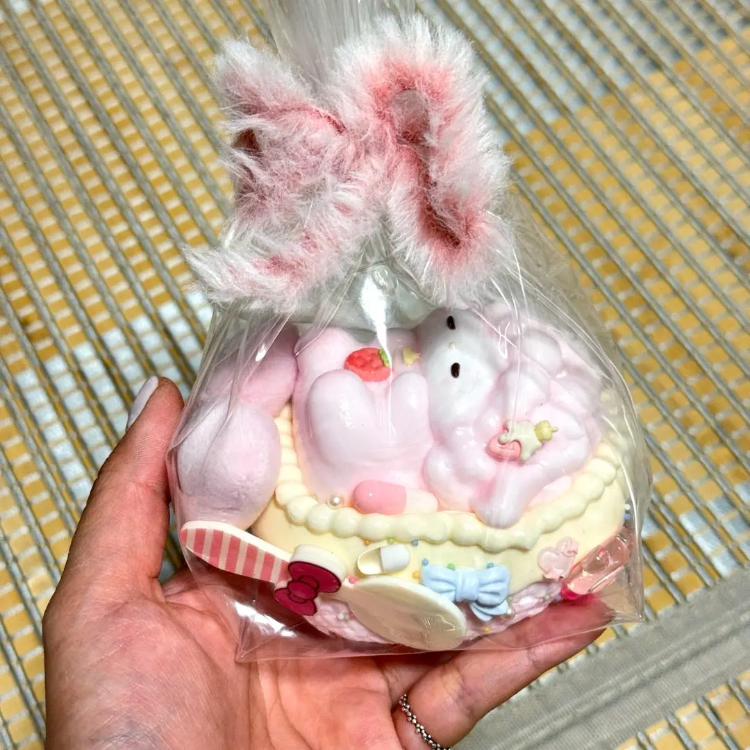 全新 豪華！酣睡小羊蛋糕 舒壓玩具 捏捏 柔軟 玩具 的縮圖
