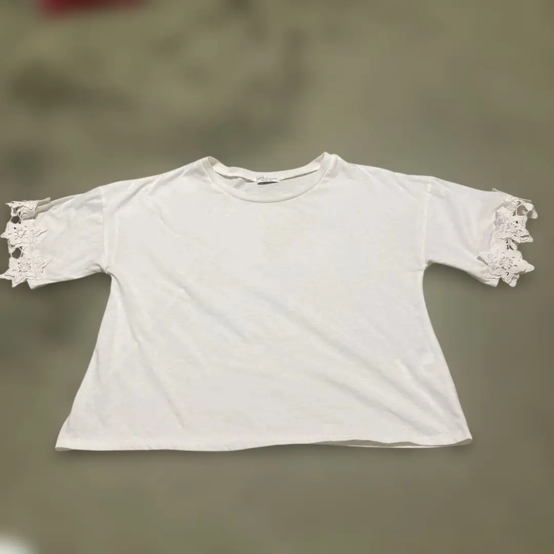 Thumbnail of earth music&ecology White T-shirt with Lace