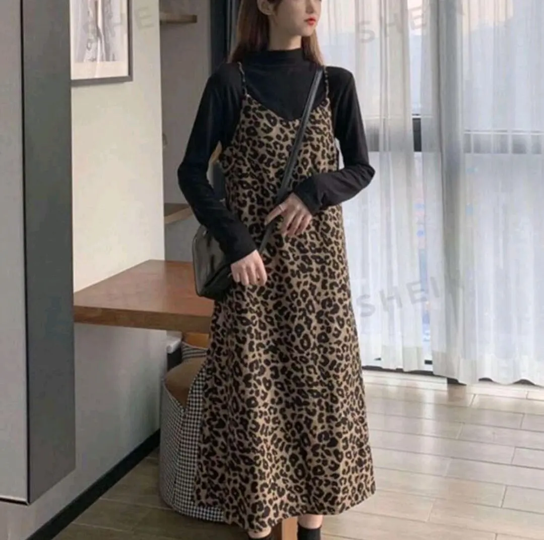 SHEIN 豹紋吊帶連衣裙 的縮圖