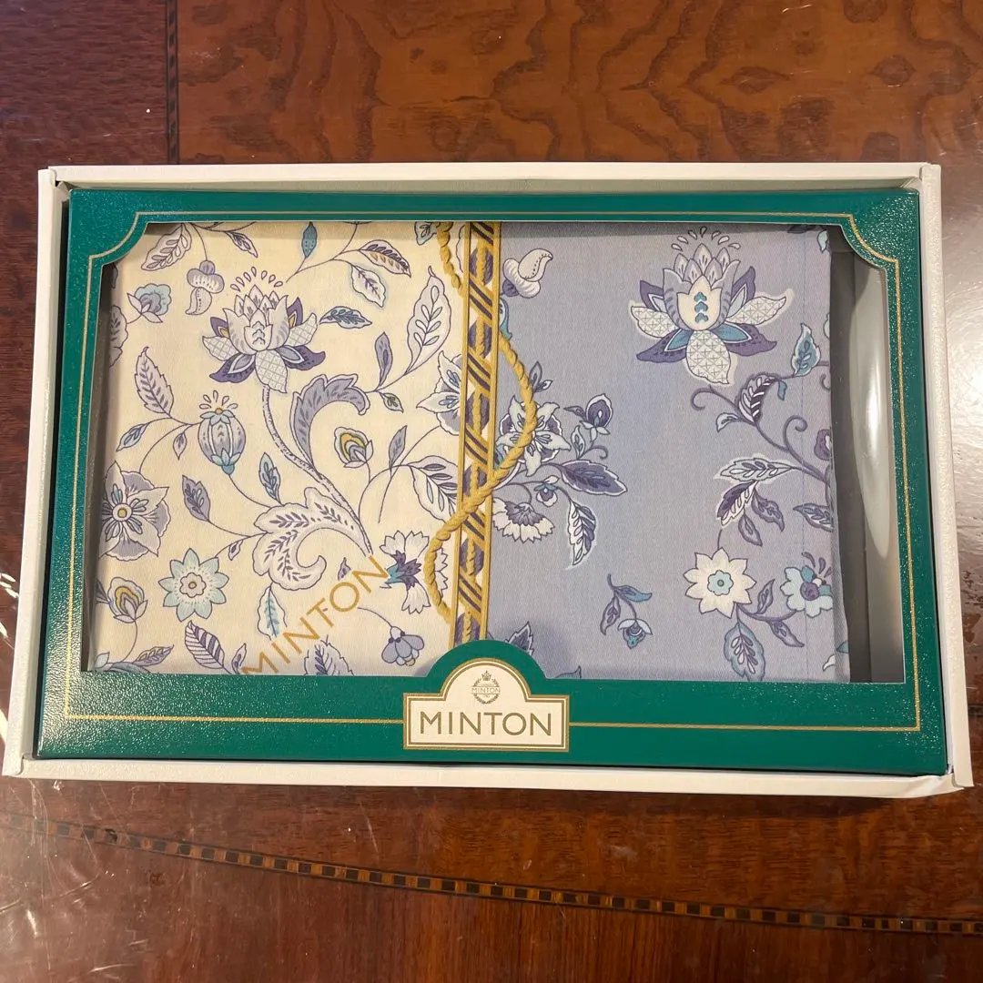 【未使用】MINTON ミントン　テーブルクロス　150×190㎝　ティーカップ ❣️再お値下げ❣️ミントンMINTONテーブルクロス 丸型ティー