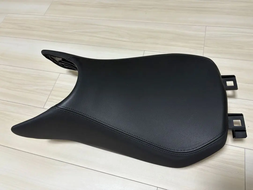 BMW r1250rtシート 52 53 8 544 784 黒 BMW r1250rtシート 52 53 8 544 784 黒 - メルカリ
