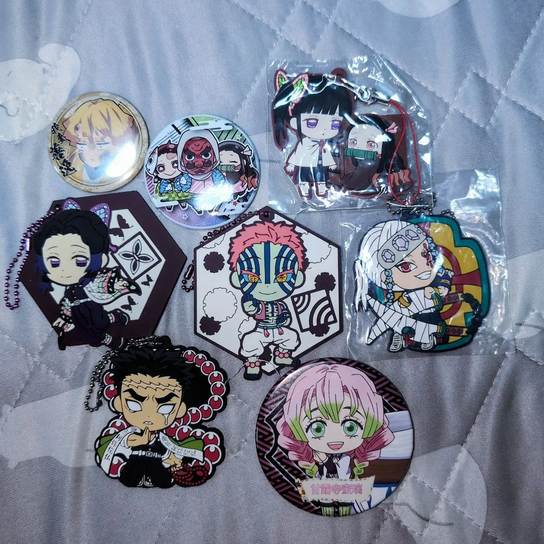 Thumbnail of Demon Slayer Keychains and Can Badges Set