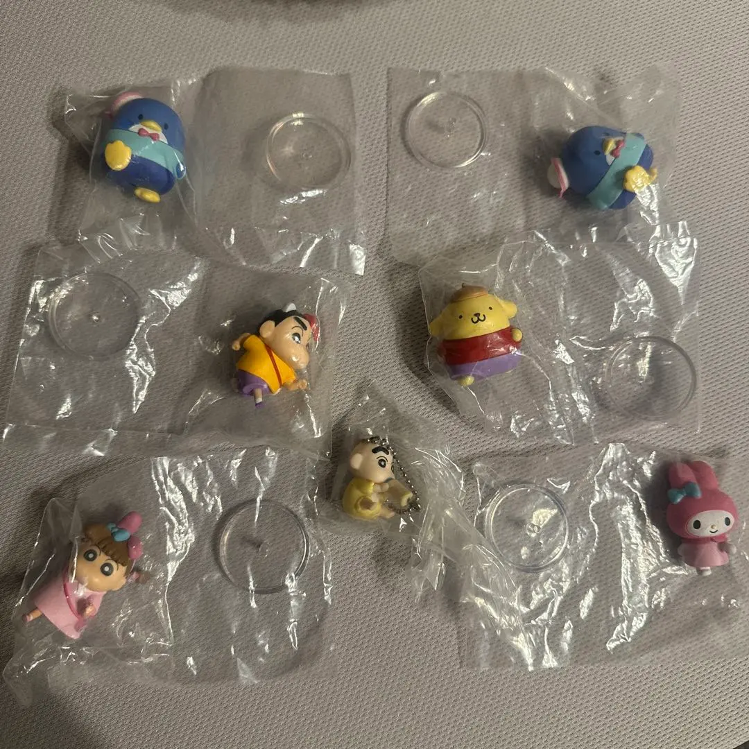 蠟筆小新三麗鷗合作 轉蛋玩具 6組 的縮圖