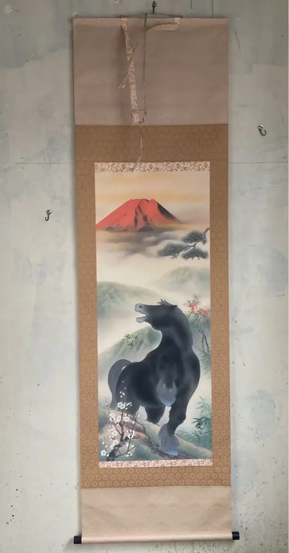 【　俊　銘　】　　絹本彩色画　　肉筆　【初掛　正月掛け】　祝い軸　桐箱　白虎富士 俊 銘 】 絹本彩色画 肉筆 【初掛 正月掛け】 祝い軸 桐箱 白虎富士