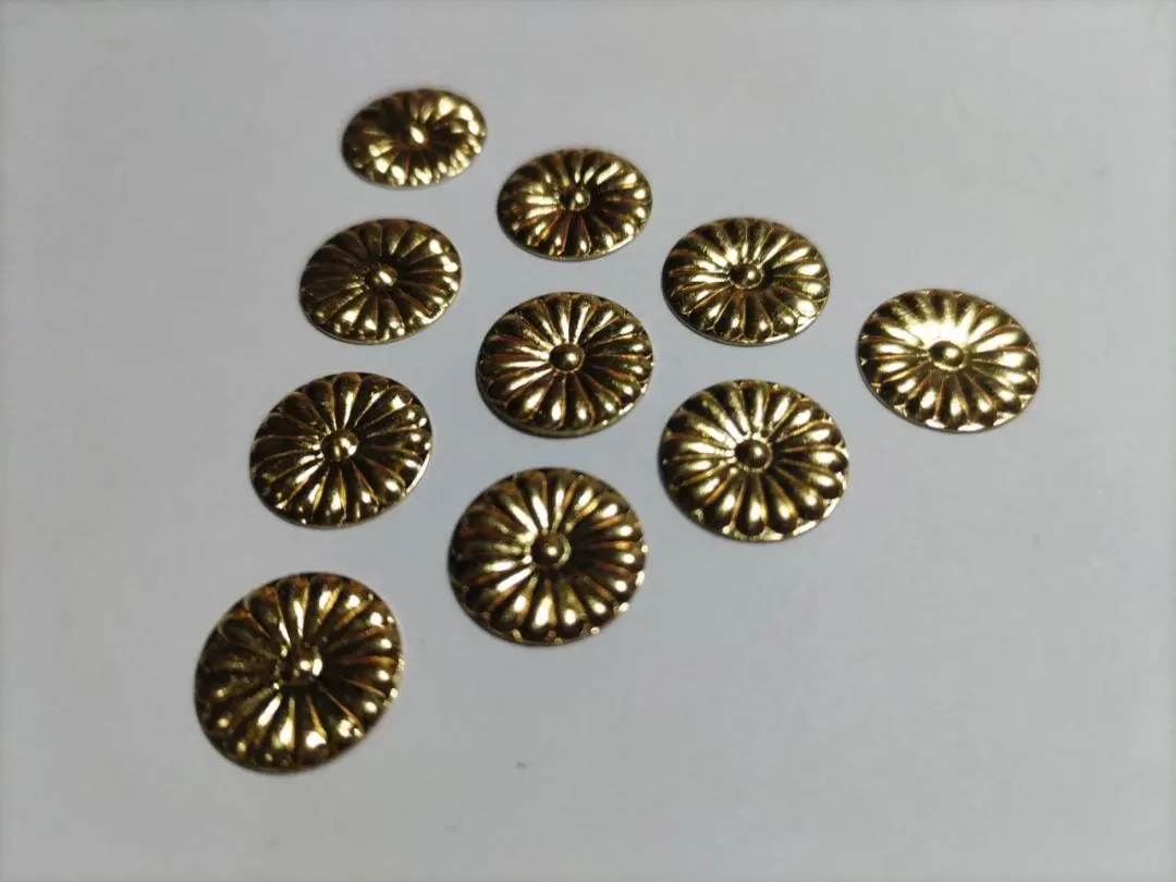 Thumbnail of Chrysanthemum Crest Fittings: 4 bu x 10 pieces (12mm). These are fittings for shrines, portable shrines, floats, and household Shinto altars. 12mm