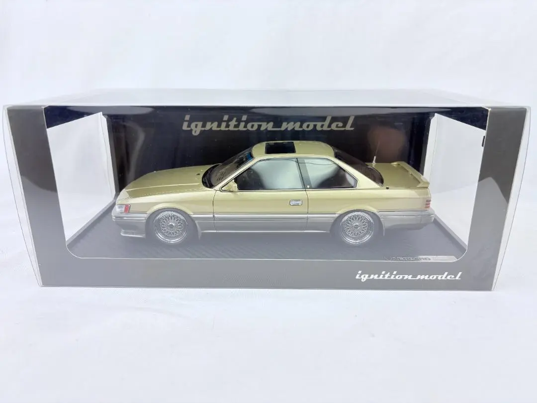 イグニッションモデル 1/18 日産 レパード 3.0 ウルティマ (F31