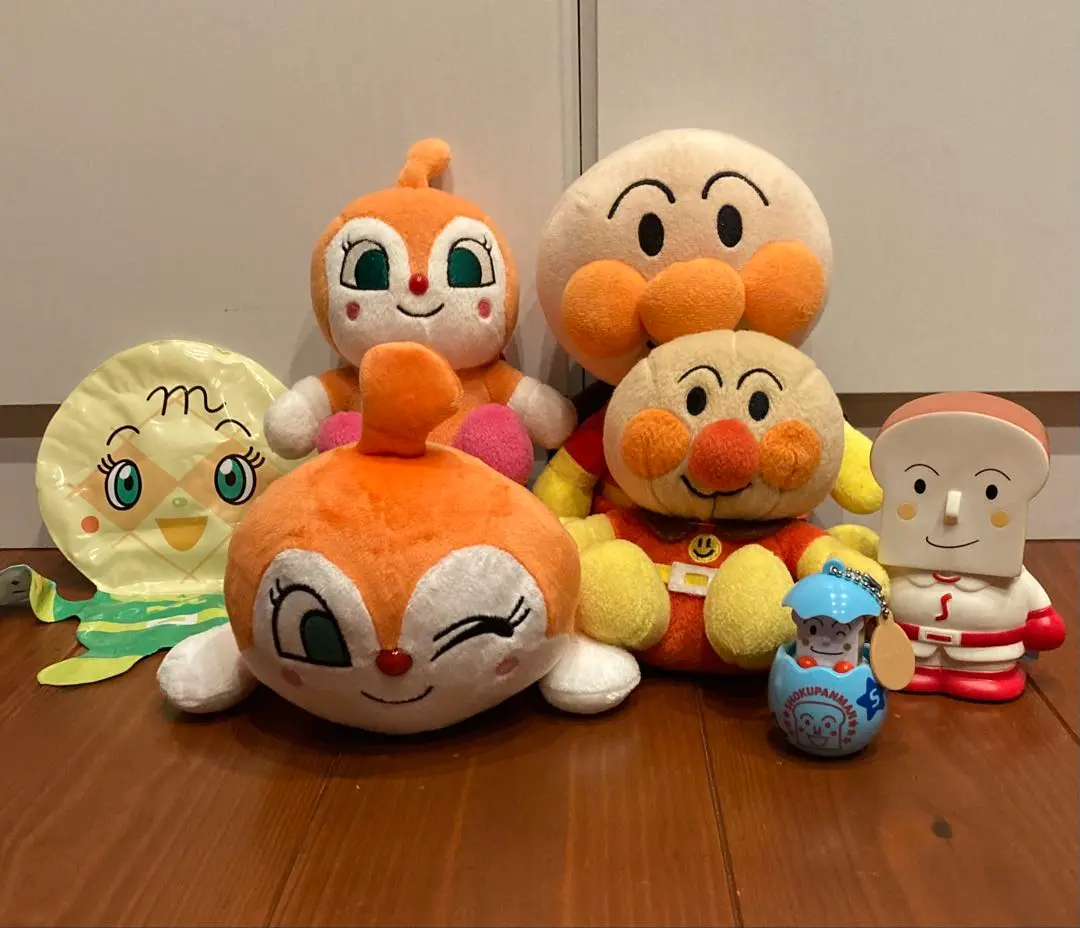 SHINKIN BANK アンパンマンキャラクター貯金箱７個 Yahoo!オークション -「アンパンマン 非売品 貯金箱」の落札相場