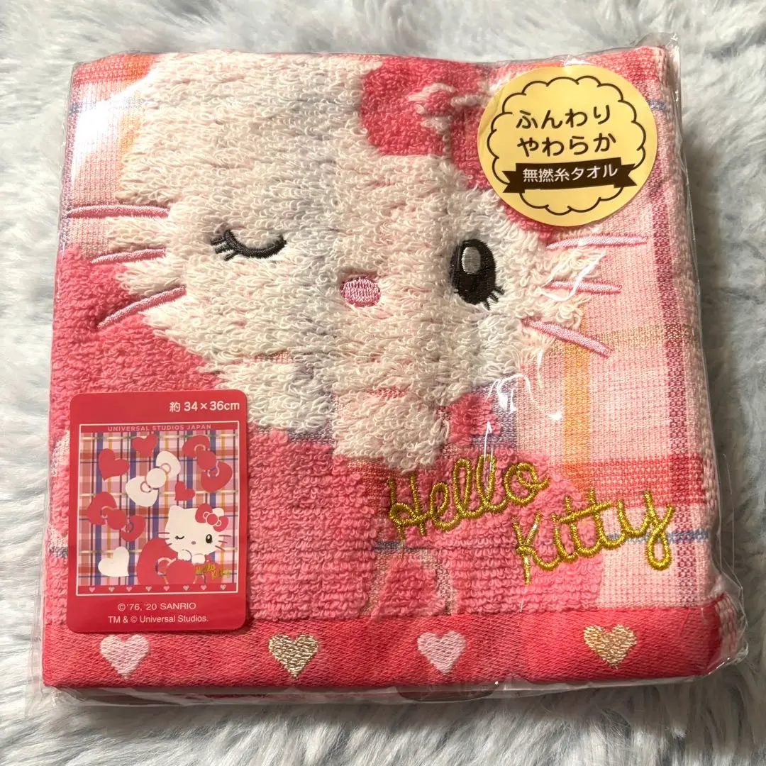 【全新未使用】Hello Kitty 毛巾 約34 x 36cm 環球影城 的縮圖