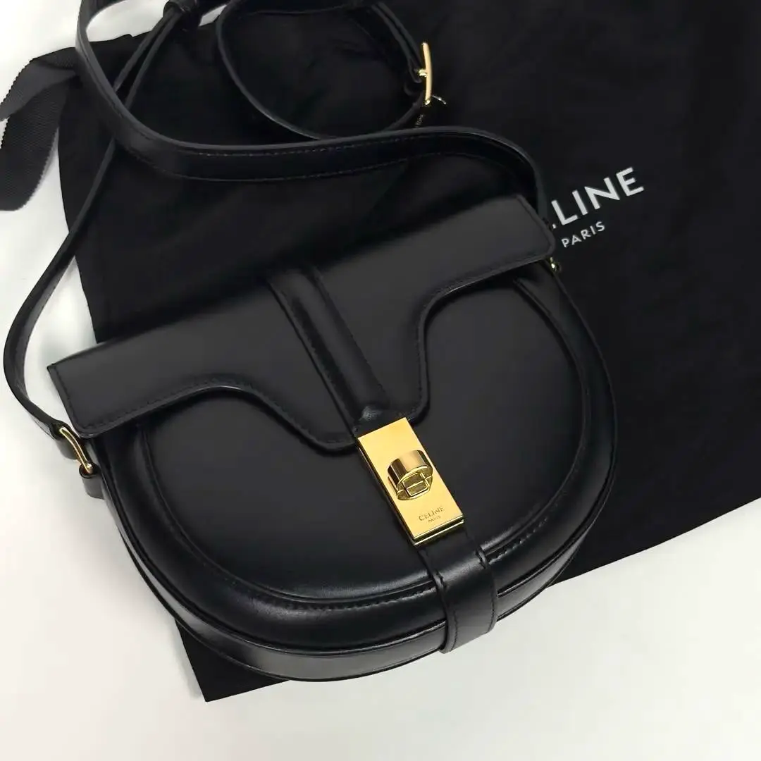 訳あり　CELINE セリーヌ　ミニ 16 セーズ　サテンドカーフスキン　黒 CELINE】ミニ 16（セーズ）/ サテンドカーフスキンン (CELINE