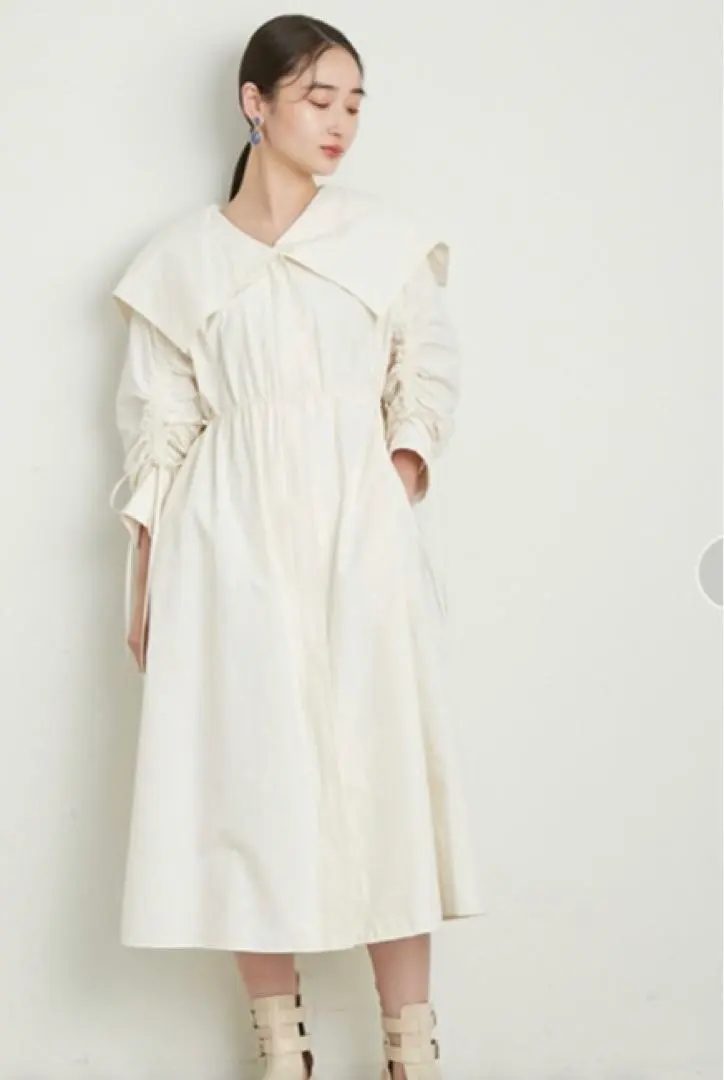 Thumbnail of Drawstring Water Repellent Coat / Lily Brown