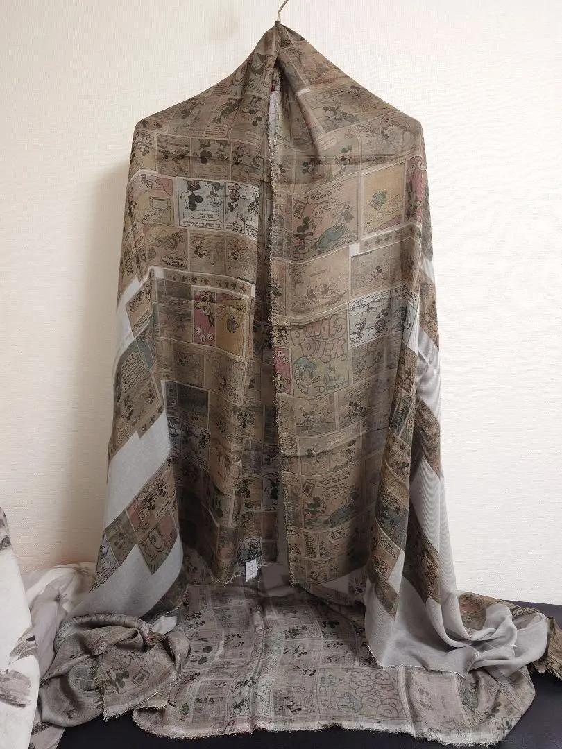 レア　ファリエロ・サルティ✨Faliero Sarti ストール　グラフィック 2025年最新】Faliero Sarti 柄・デザイン：プリント（ロゴなど