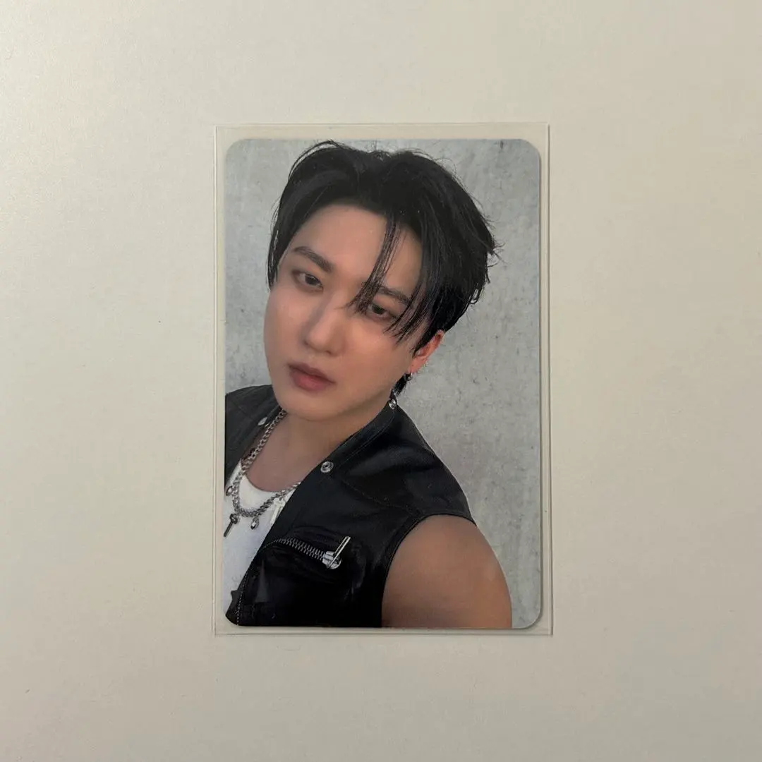 Thumbnail of Stray Kids Skz KARMA starriver trading card Changbin